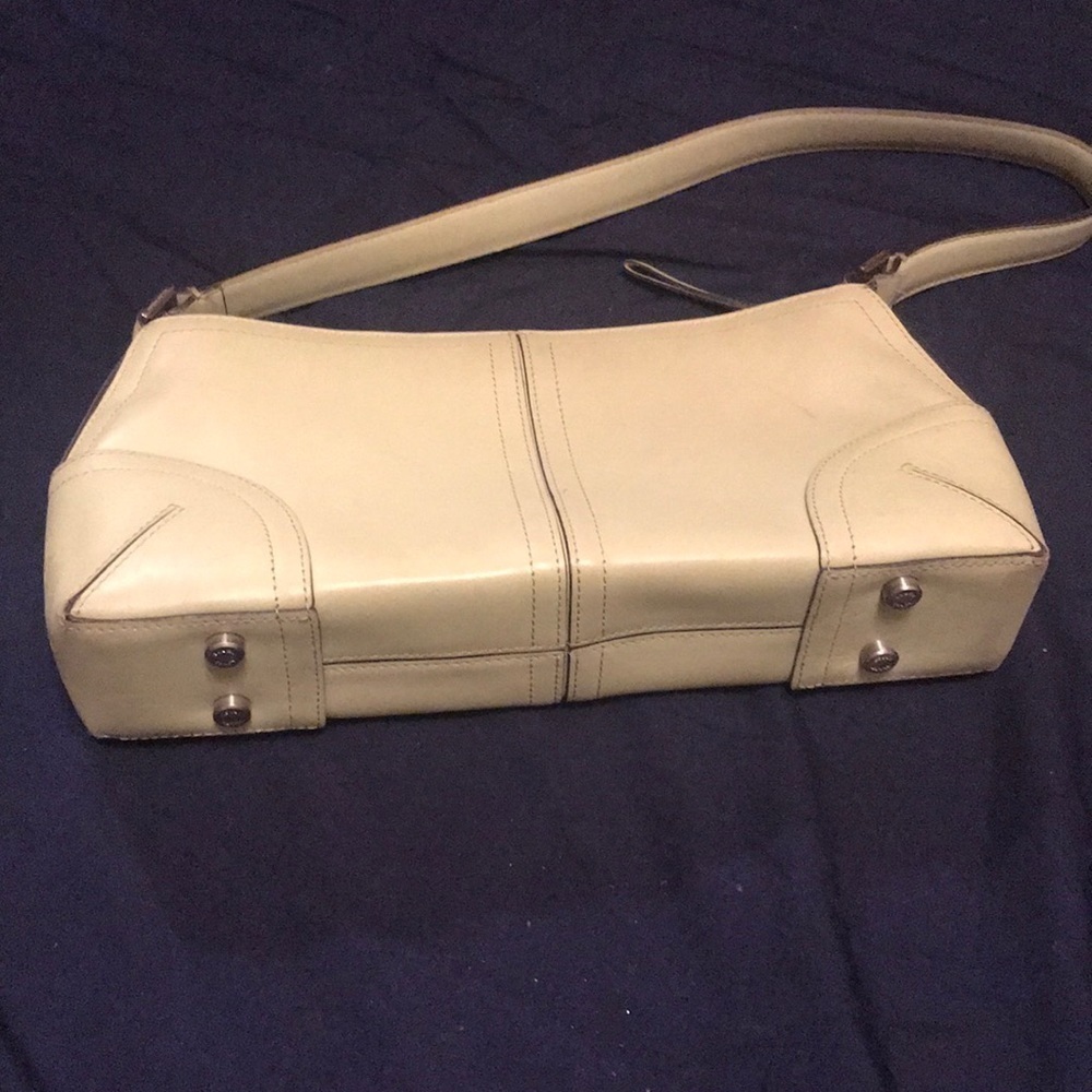 Light Green Ellen Tracy Handbag - Picture 4 of 13